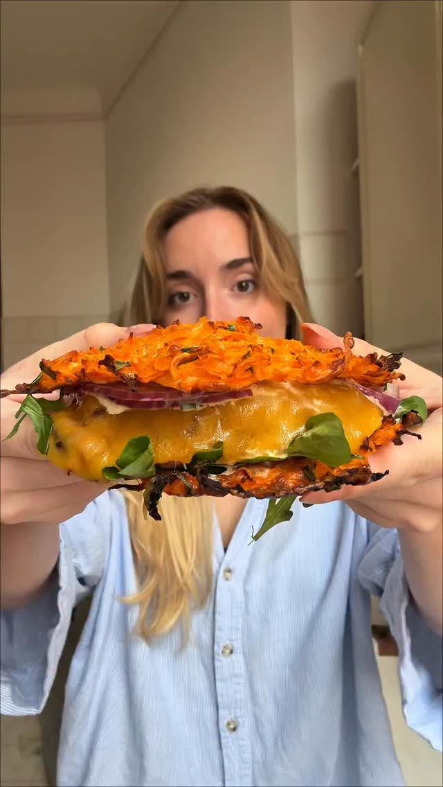 BURGER BUN À LA CAROTTE